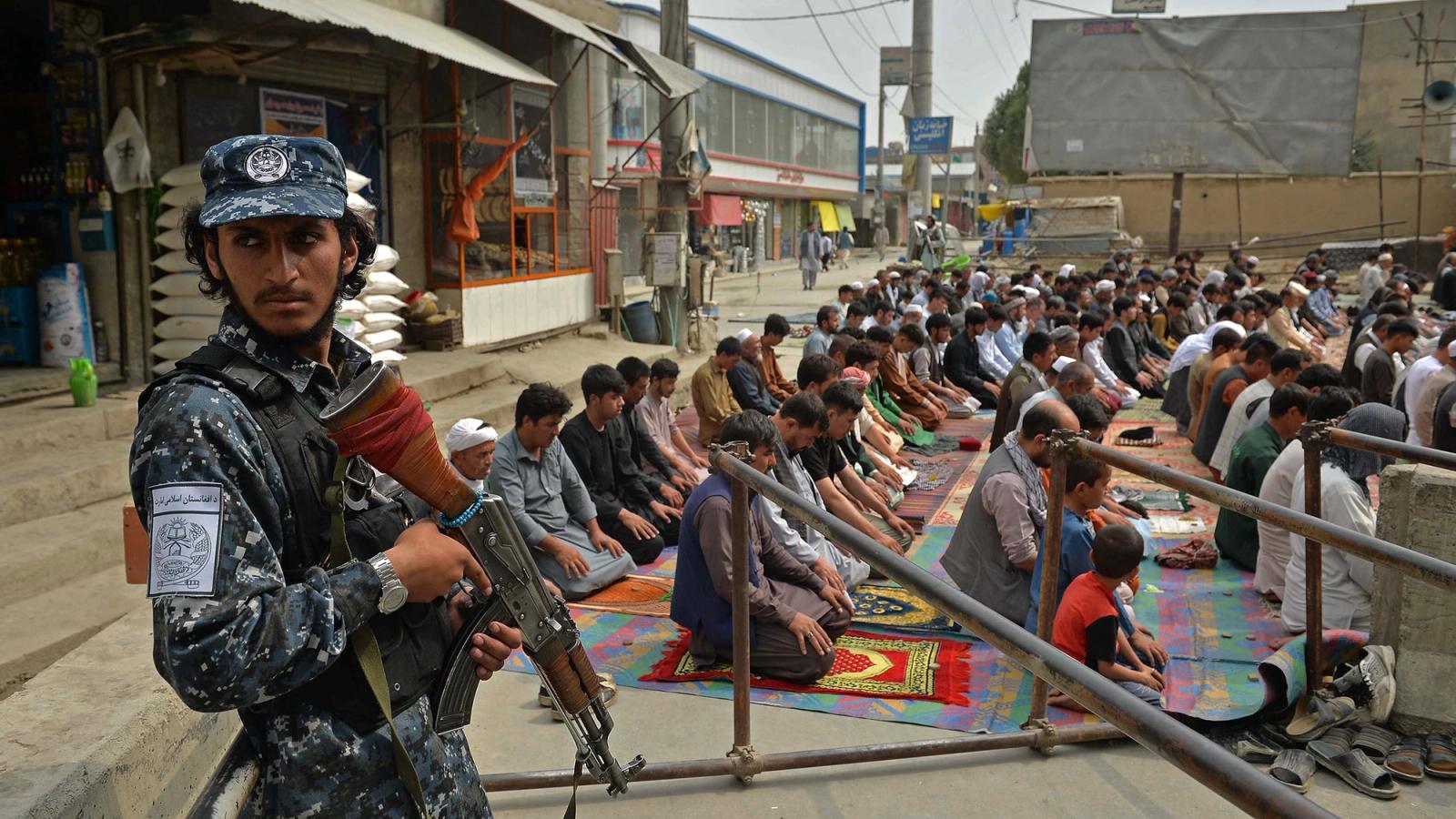 Sources: Taliban forced Kabul residents to perform 20 rak'ahs of Taraweeh prayers at gunpoint