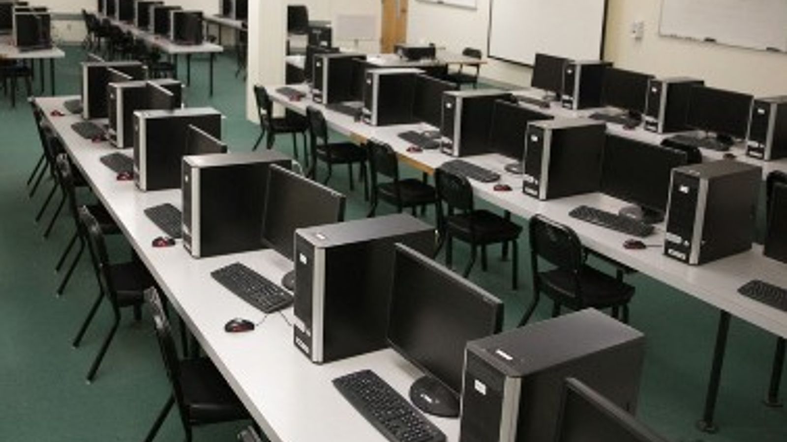Foreign Company Proposes Investment to Digitalize Afghan Administrative Systems