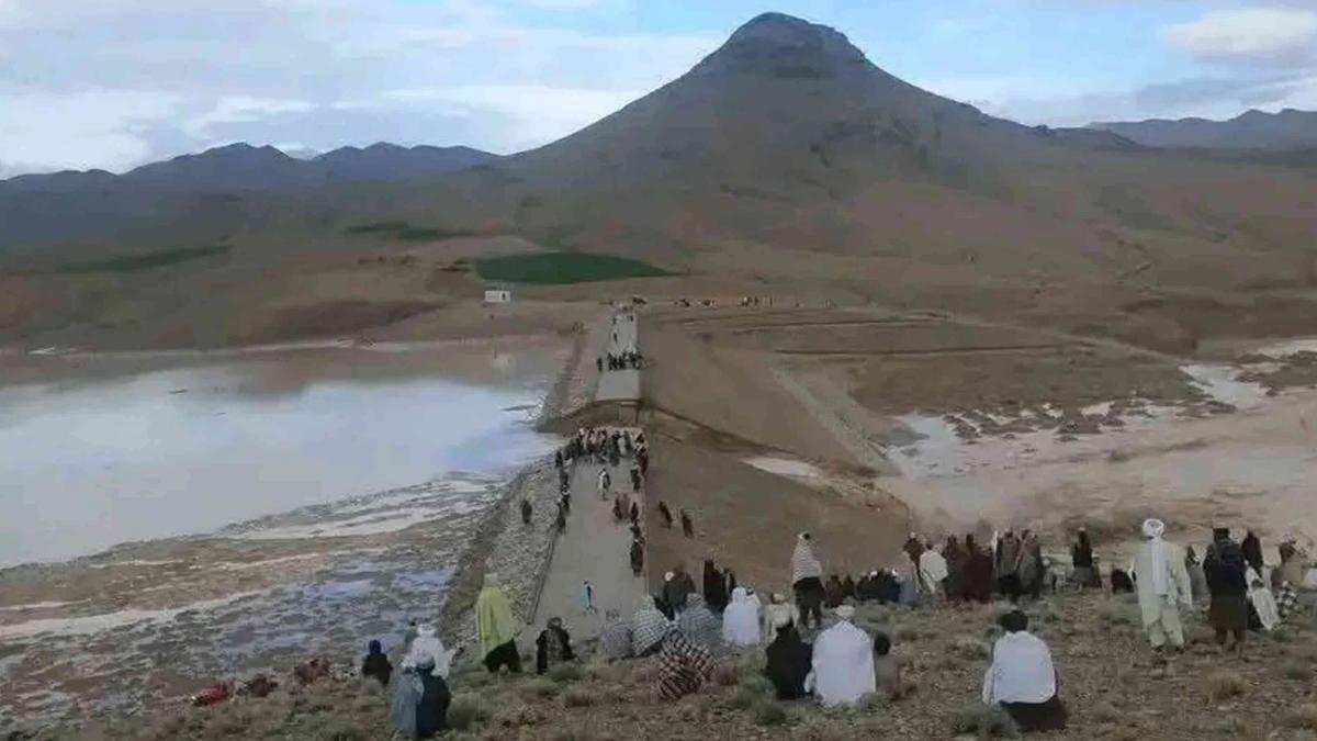 Helmand Officials Meet UNDP, Contractors on Rebuilding Rain-Damaged Washir Check Dam