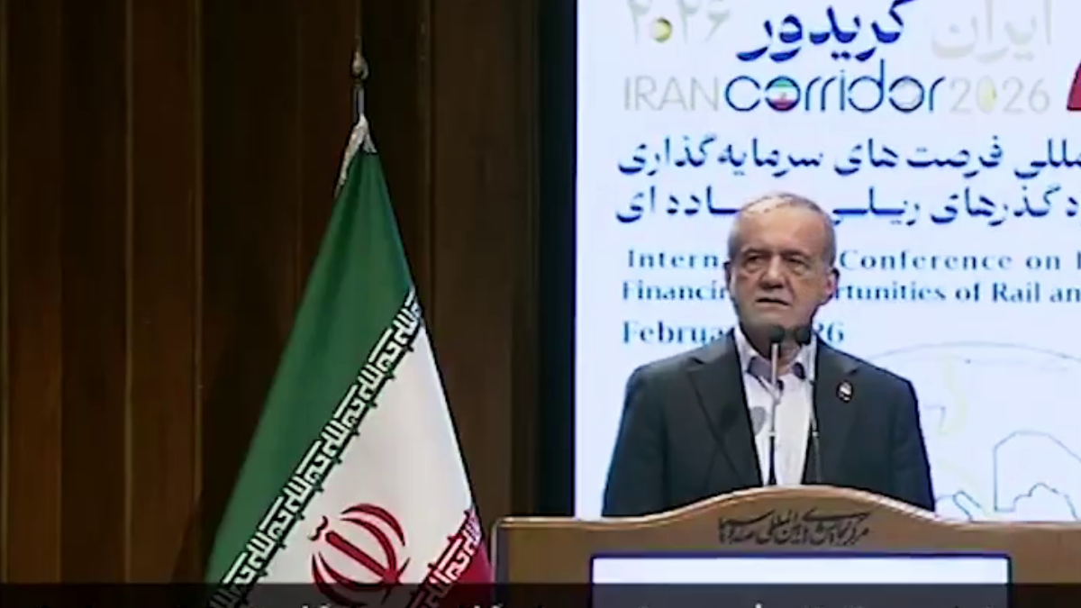 Iranian President Emphasizes Brotherly Ties with Neighbors Including Afghanistan