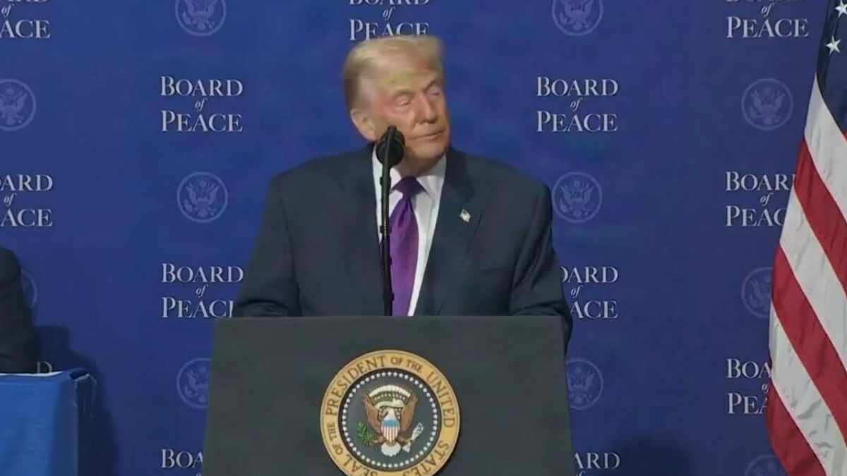 Trump Says US-Iran Indirect Talks Progressing, Threatens to Seize Iran's Oil