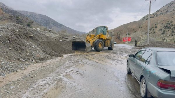 Ministry of Public Works Reopens Flood-Damaged Roads in Samangan, Baghlan and Paktia