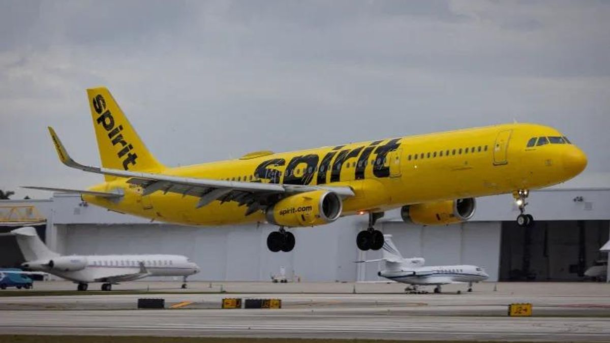 Spirit Airlines Suspends Operations Following Failed Bailout and Rising Fuel Costs