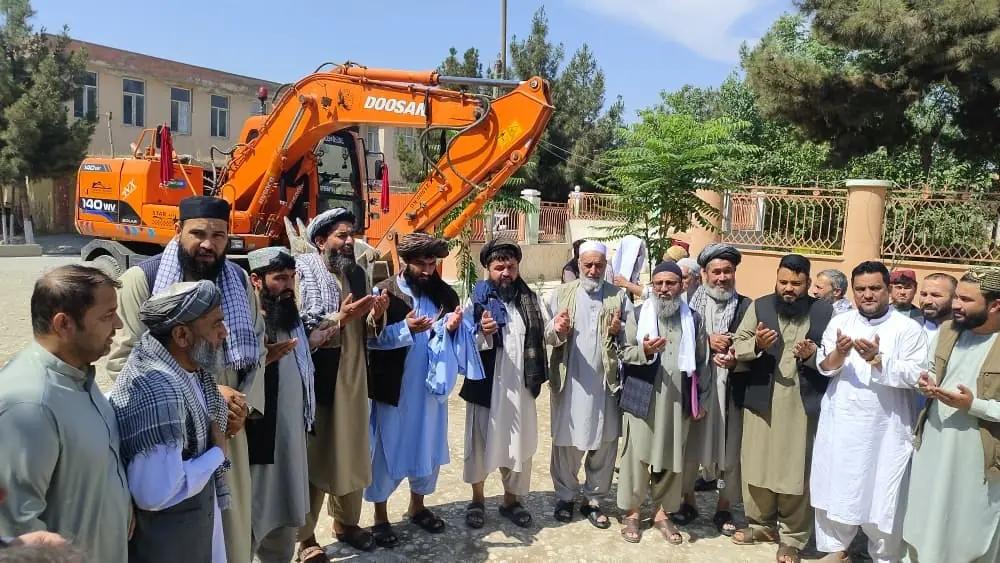 Mazar-i-Sharif Municipality Begins Asphalt Paving on 550-Meter Road