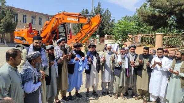 Mazar-i-Sharif Municipality Begins Asphalt Paving on 550-Meter Road