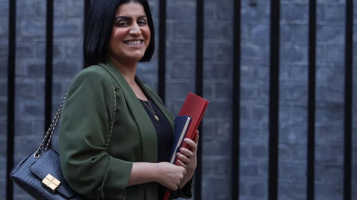 UK Home Secretary Questioned on Pakistanis' Exclusion from Visa Suspensions Affecting Afghans