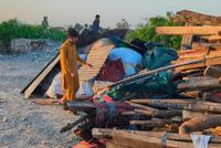 Around 200 Afghan Families Stranded in Pakistan's Khyber and Landi Kotal Amid Torkham Border Closure