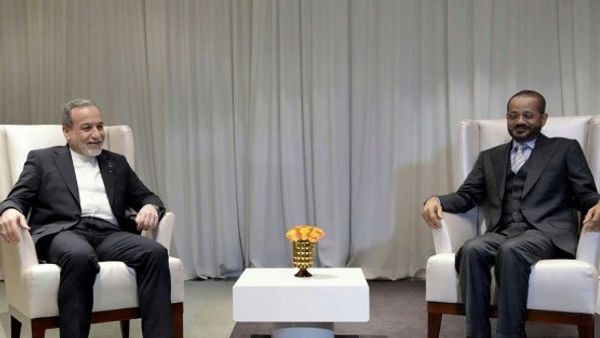 Iranian and Omani Foreign Ministers Meet in Geneva, Emphasize Regional Peace and Stability