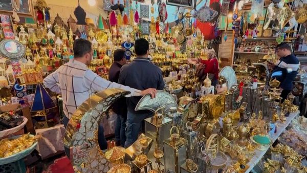 Islamic Countries Celebrate Start of Ramadan with Lights, Lanterns and Festivities