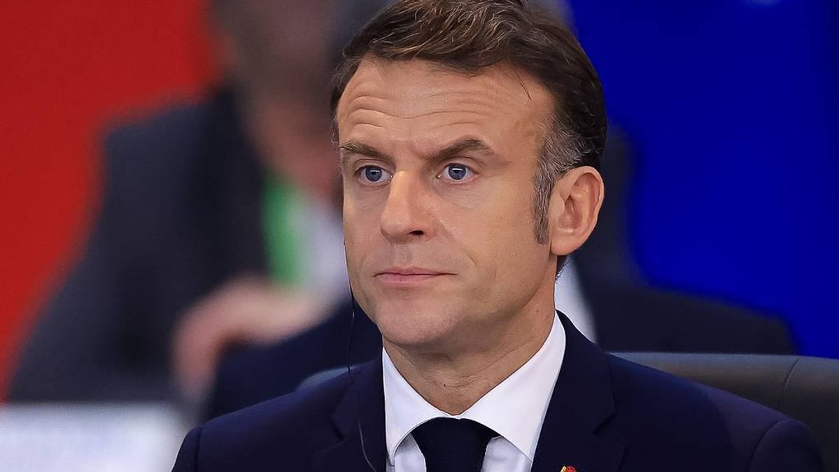 Macron offers to host direct ceasefire talks between Israel and Lebanon in Paris