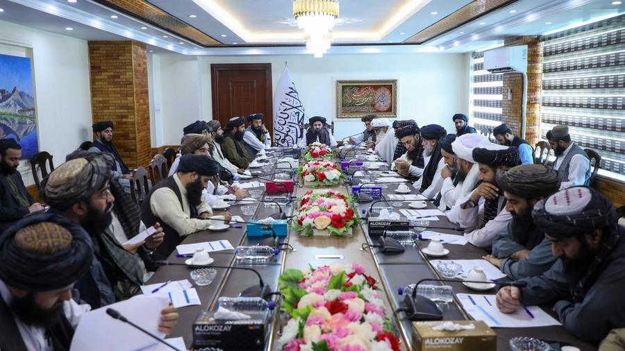 Economic Commission Approves Electronic Document System and Reviews Mining-Funded Projects