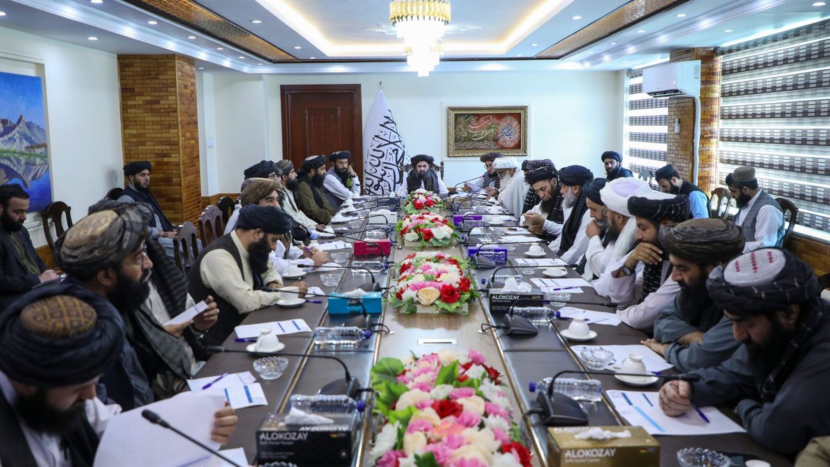 Economic Commission Approves Electronic Document System and Reviews Mining-Funded Projects