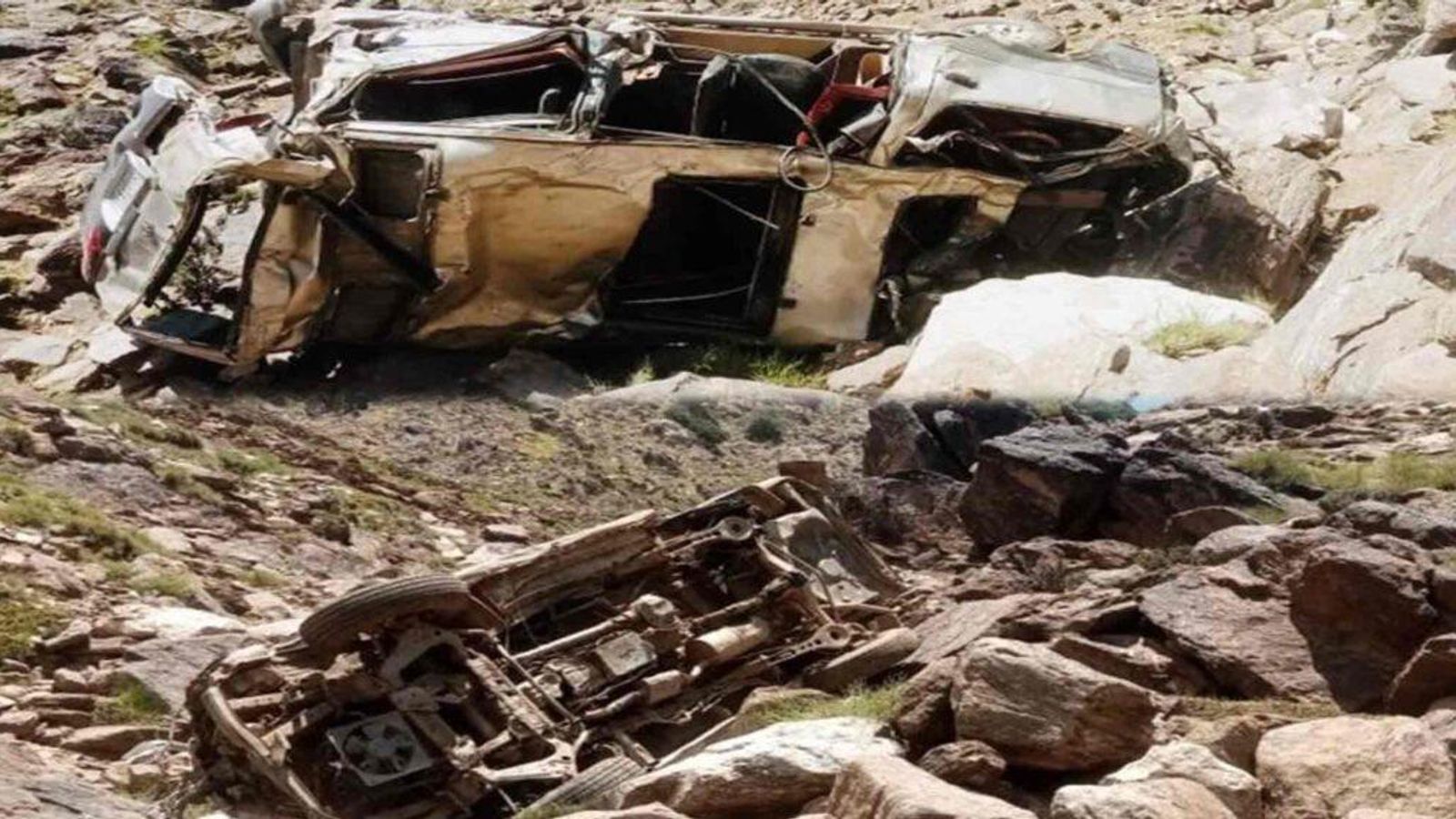 Three killed, two injured in Laghman vehicle rollover