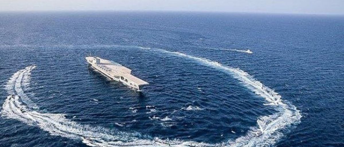 IRGC-Affiliated Headquarters Halts Ship Traffic in Strait of Hormuz