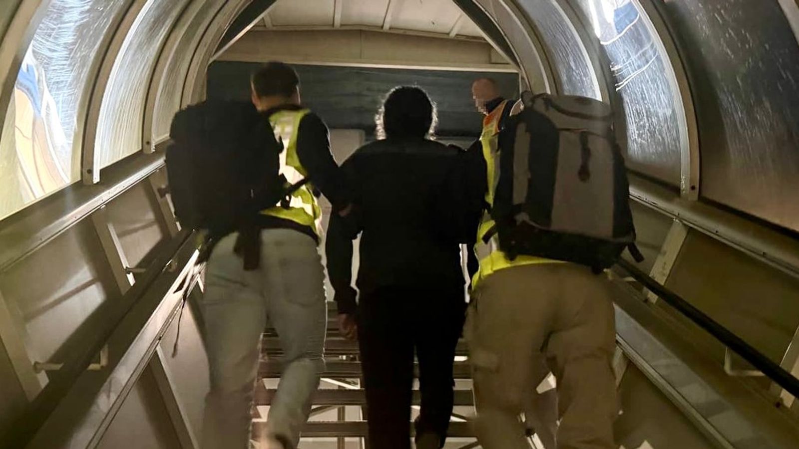 Germany Deports 32 Afghan Asylum Seekers to Kabul