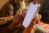 Taliban Bans Smartphone Use in Panjshir Schools