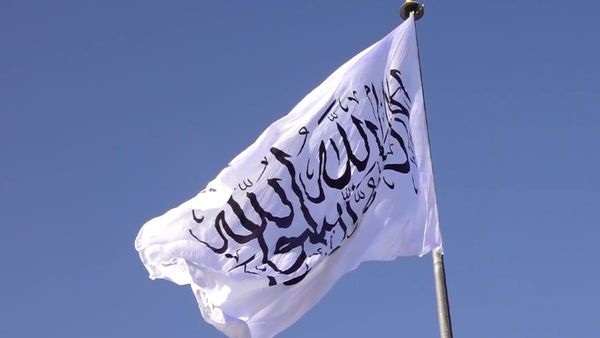 Kandahar Bans Printing and Selling of Flags Other Than Official Flag of Islamic Emirate
