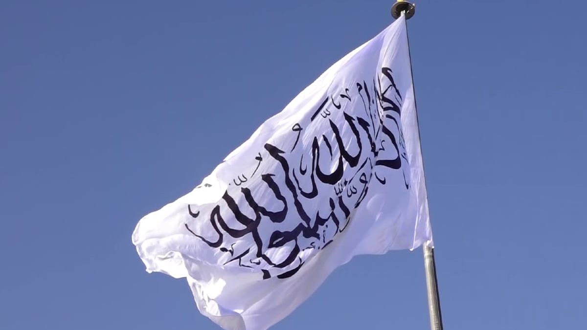 Kandahar Bans Printing and Selling of Flags Other Than Official Flag of Islamic Emirate