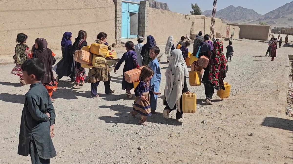 Red Cross Committee provides drinking water access for 850 families in Kandahar