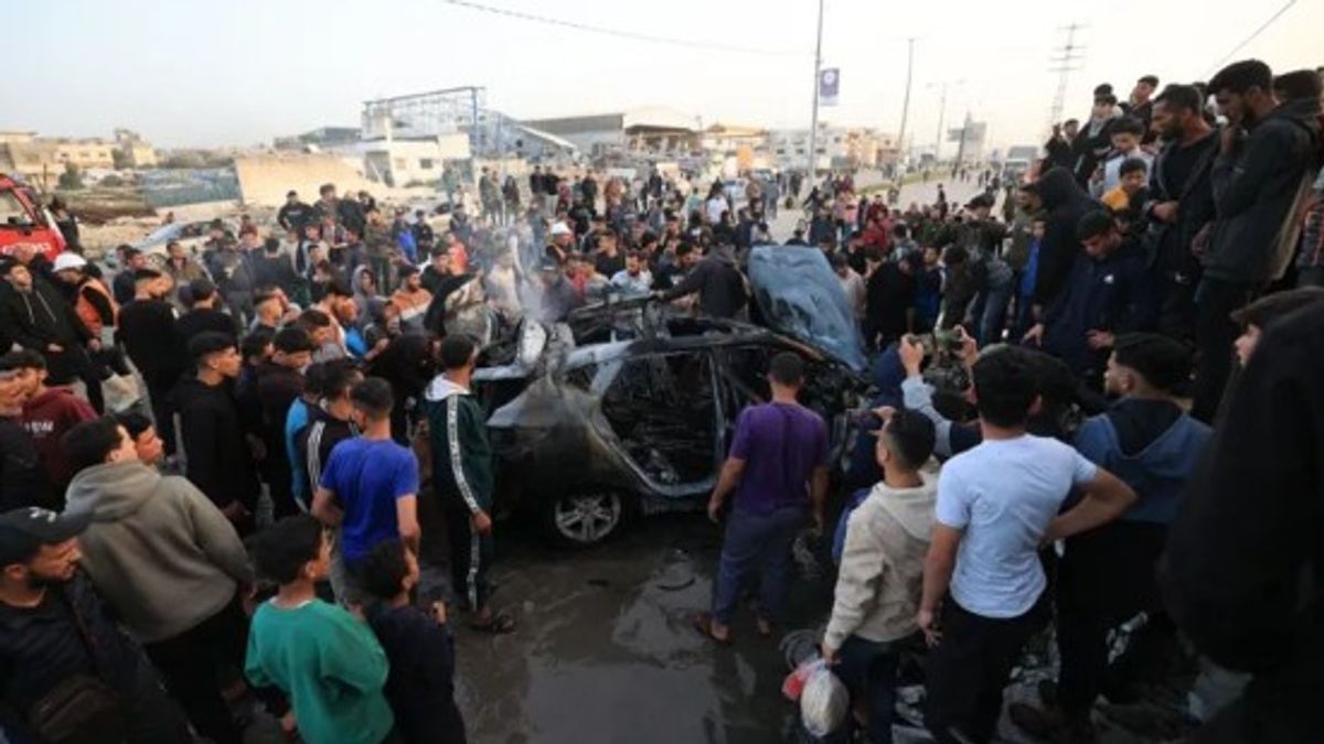 Israeli Airstrikes Kill Six Palestinians in Gaza, Reports Say