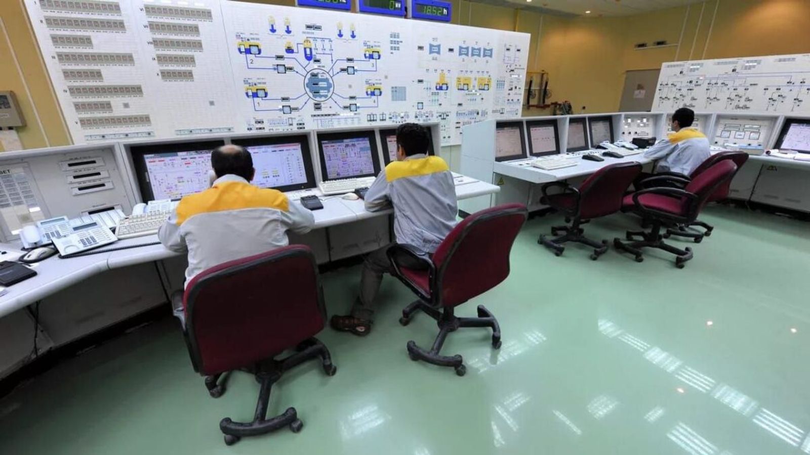 Rosatom Head Reports One Killed in Attack on Iran's Bushehr Nuclear Plant