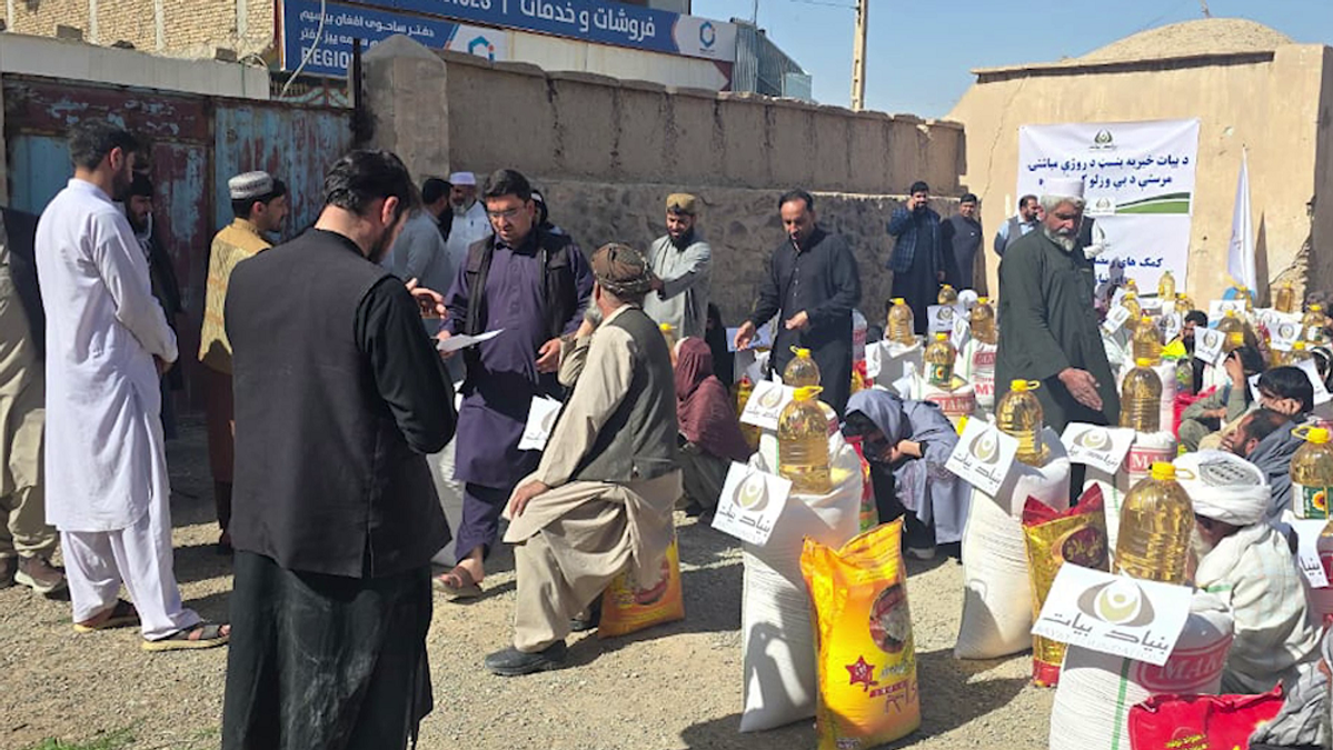 Bayat Foundation Distributes Ramadan Aid Packages to Dozens of Needy Families in Farah
