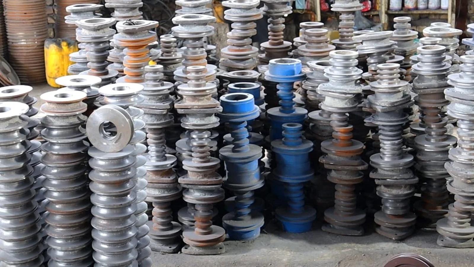 Herat Factory Shifts to Industrial Parts Production, Employing Dozens of Returnees