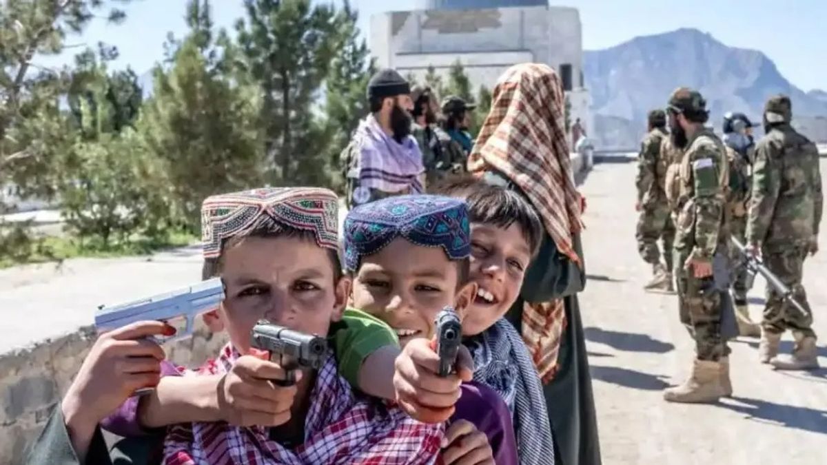 Kabul Families Concerned Over Taliban Songs Influencing Children Toward Violence