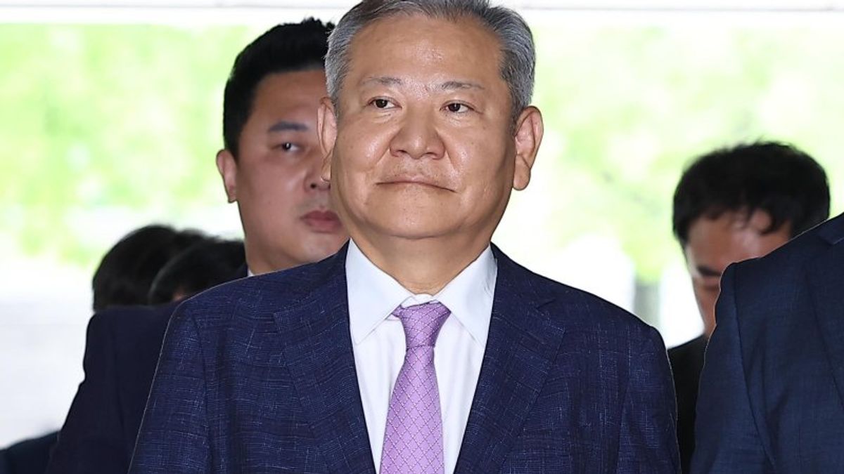 South Korean Court Sentences Former Interior Minister to Seven Years for Role in Failed Martial Law Attempt