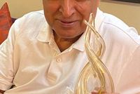 Indian Poet Calls on Clerics to Condemn Taliban's Actions Against Women