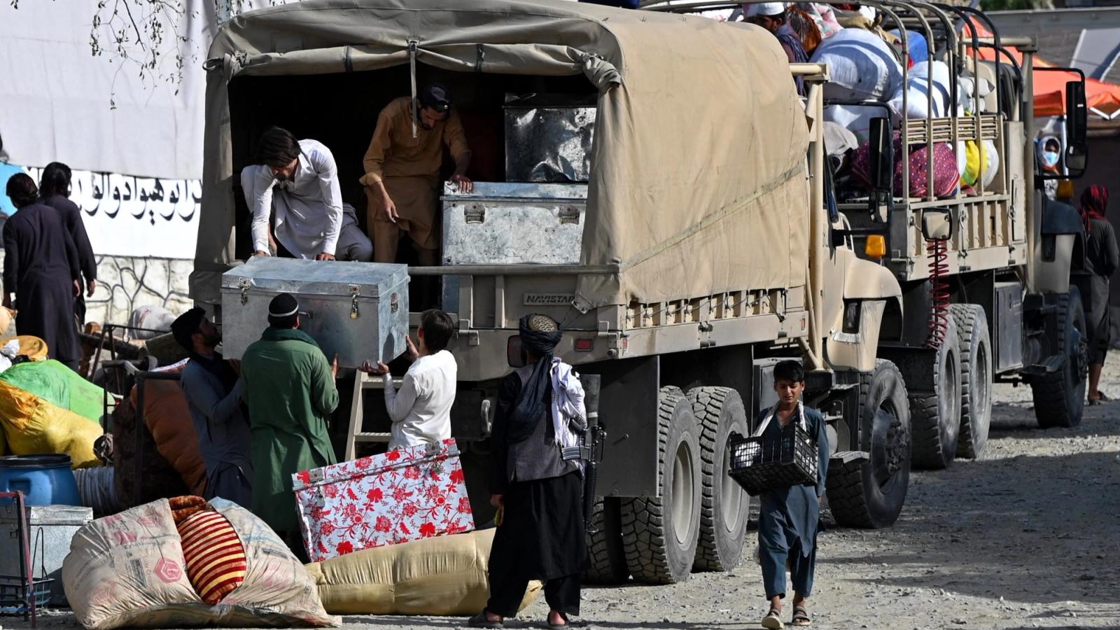 UNHCR: Return of 5.4 Million Afghan Refugees Has Brought Afghanistan to Brink of Collapse