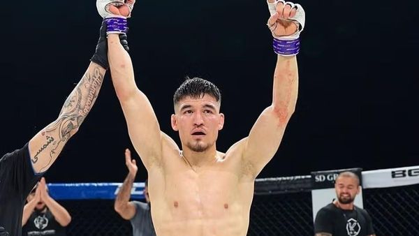 Afghan MMA Fighter Sakhi Qanbari Defeats Brazilian Opponent by First-Round Submission