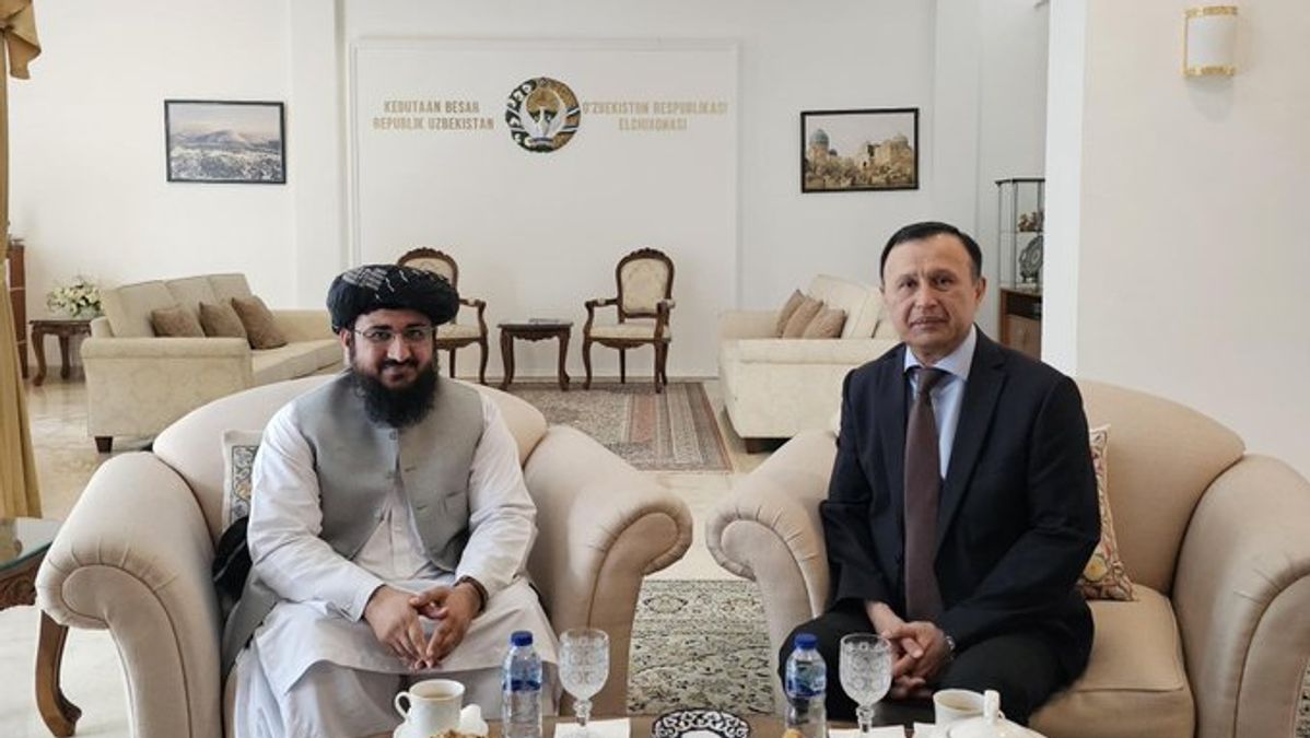 Islamic Emirate Ambassador in Jakarta Meets Uzbek Counterpart on Bilateral Ties
