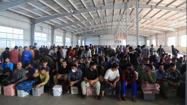 Iran Transfers 162 Afghan Prisoners to Taliban
