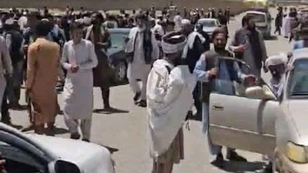 Hundreds of Logar Residents Protest Against Taliban Over Home Demolitions