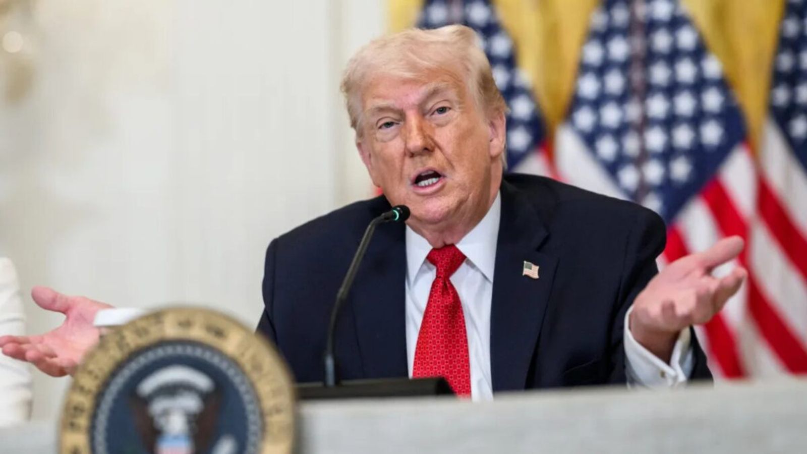 Trump Says Iran Has 'No Winning Cards' Ahead of Negotiations