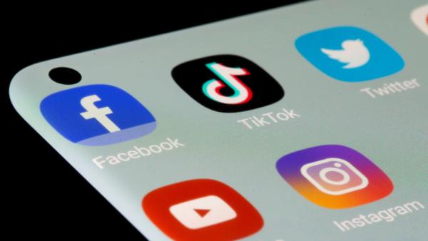 Facebook Faces Widespread Outage