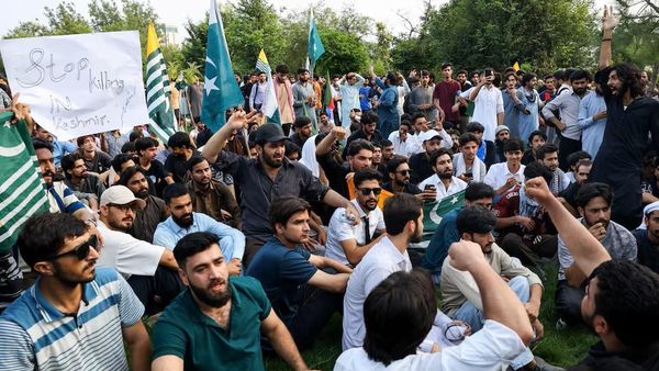More Than 30 Killed in Pakistan-Administered Kashmir Election Protests