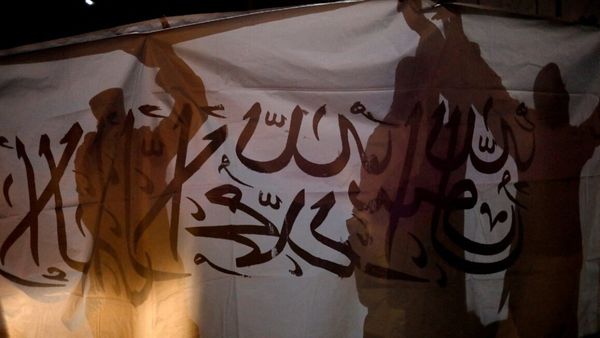 Taliban Delegation Holds Talks with Pakistan in China Amid Border Clashes