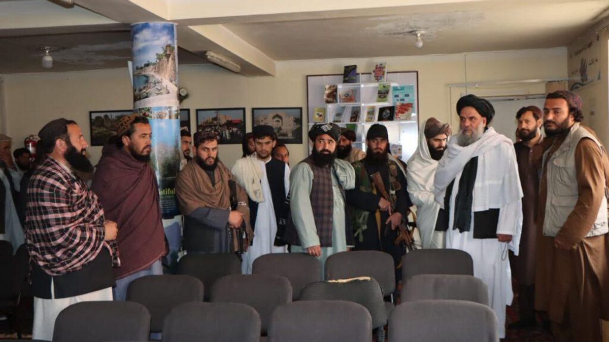 Information Minister Haqqani Pledges Support for Media, Cultural Activities in Logar