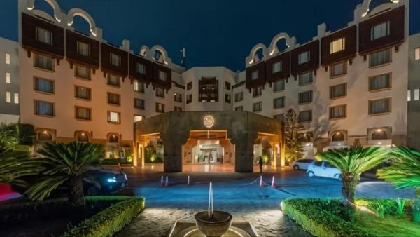 Pakistan Evacuates Serena Hotel in Islamabad Ahead of Possible Iran-US Talks