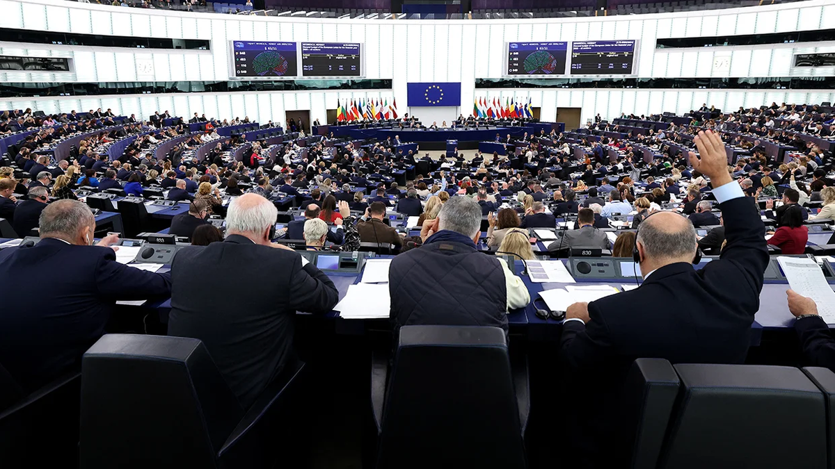 European Parliament Approves Tougher EU Migration Rules Allowing Offshore Return Hubs