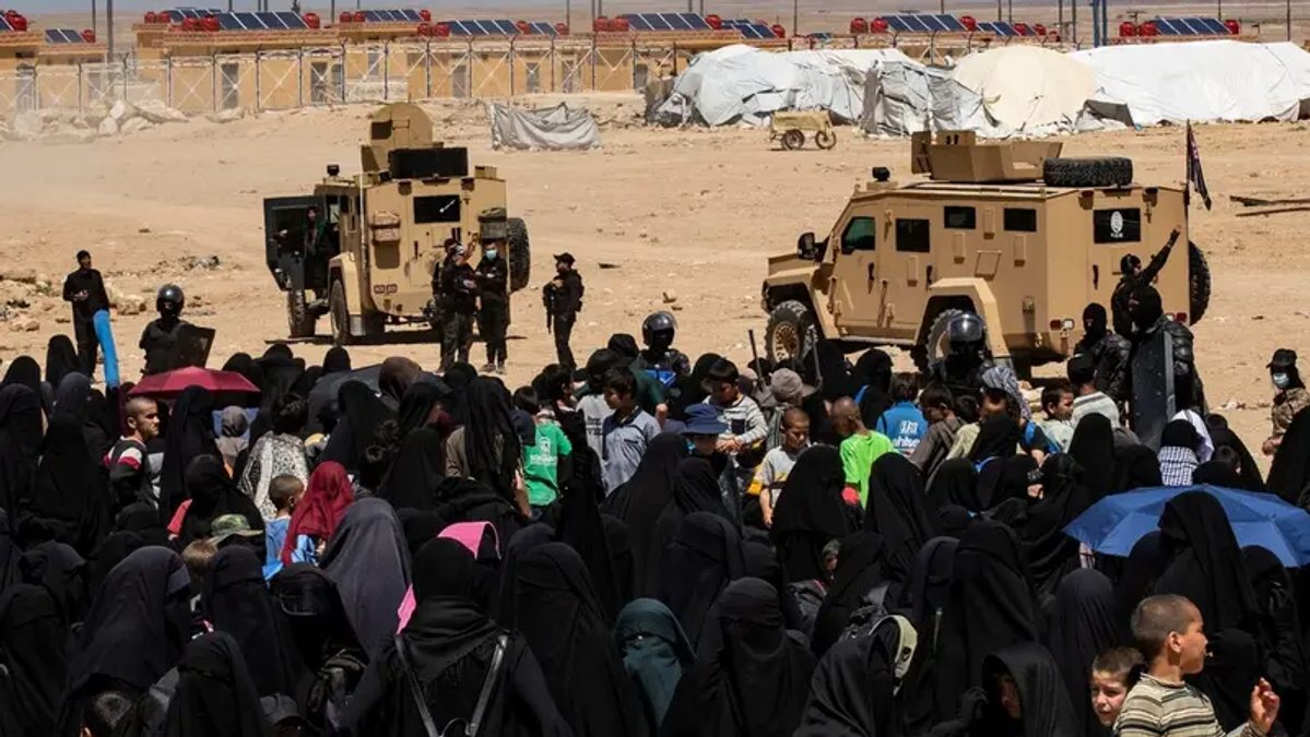 Iraq Transfers 25 Afghan Nationals Among ISIS-Linked Prisoners from Syria