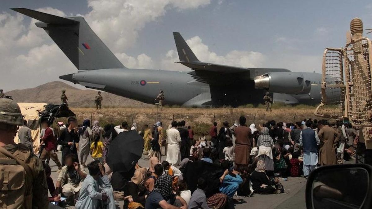 UK Overturns Decisions on 884 Cases, Granting Residency to Former Afghan 'Triples' Soldiers