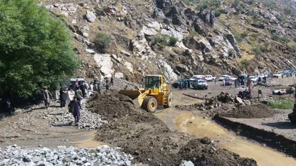 Ministry of National Defense Reopens Bamyan-Parwan-Kabul Main Road After Floods