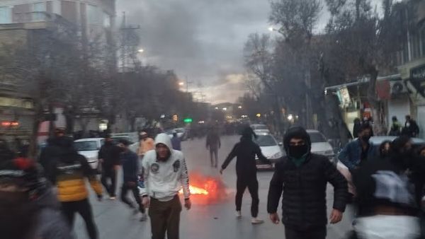 Iran's IRGC Arrests 10 Individuals on Espionage Charges in Northeast