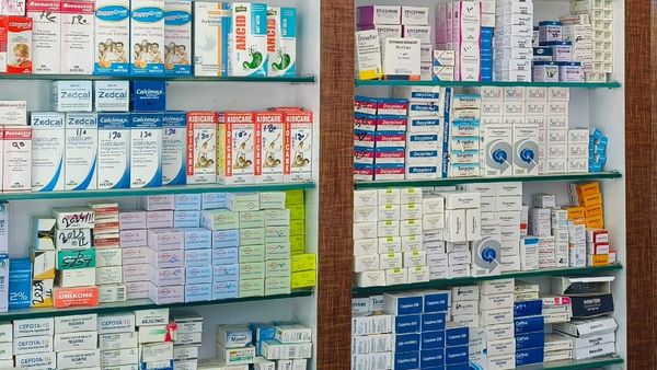 Taliban Confirms Rise in Medicine Prices After Banning Imports from Pakistan