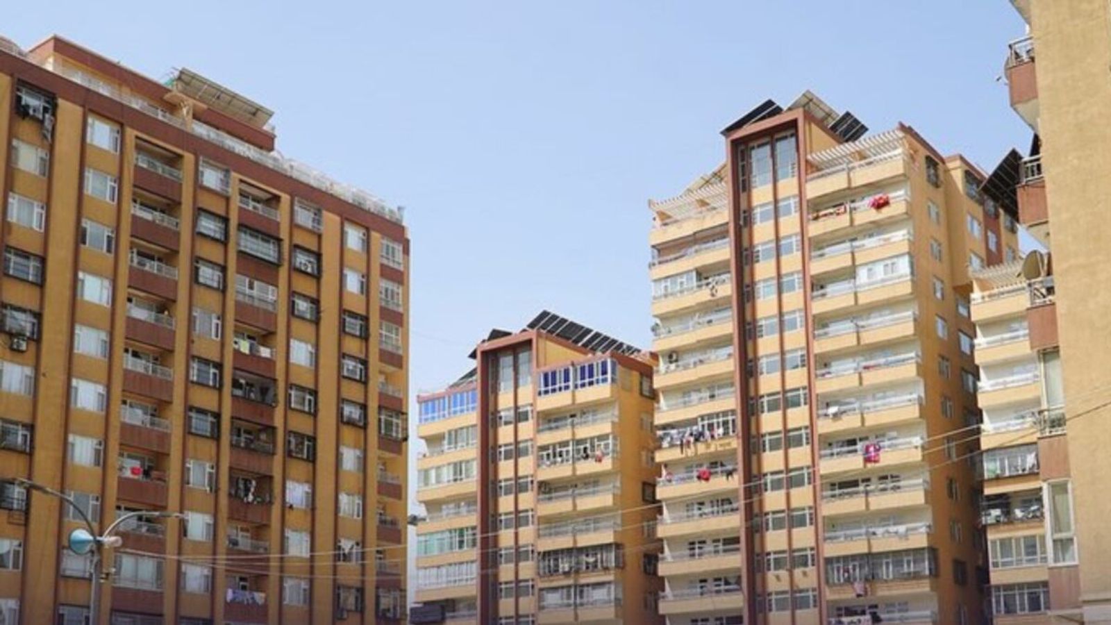Residents of Kabul's Omar Gulistan Complex Face Eviction After Taliban Court Ruling