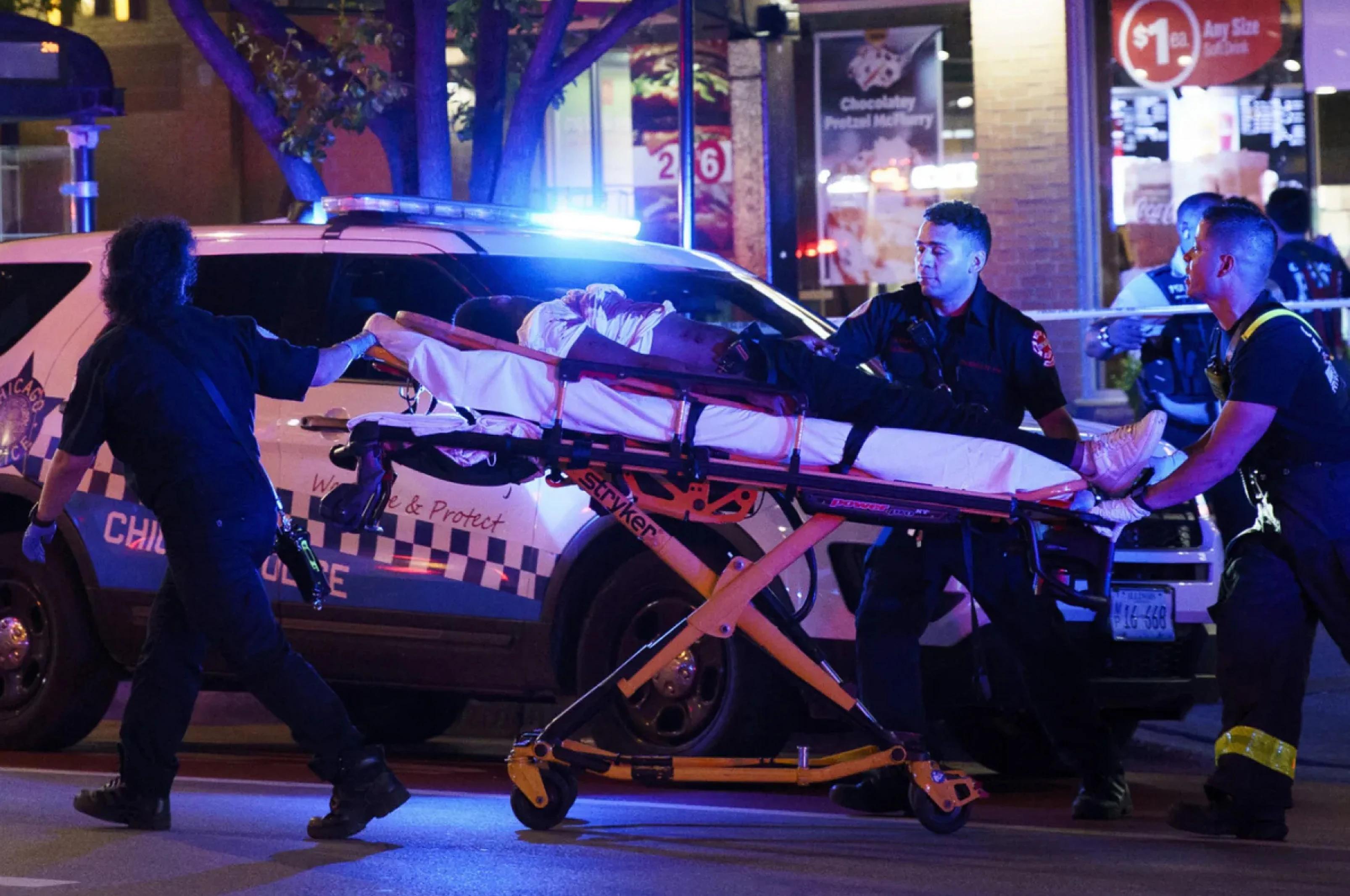 Thirteen People Injured in Chicago Shooting