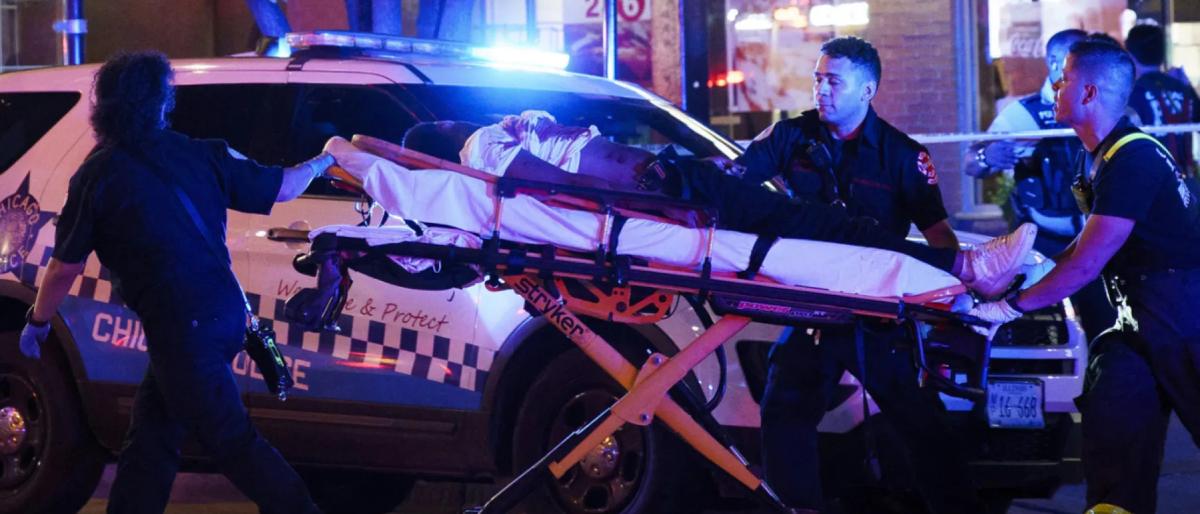 Thirteen People Injured in Chicago Shooting